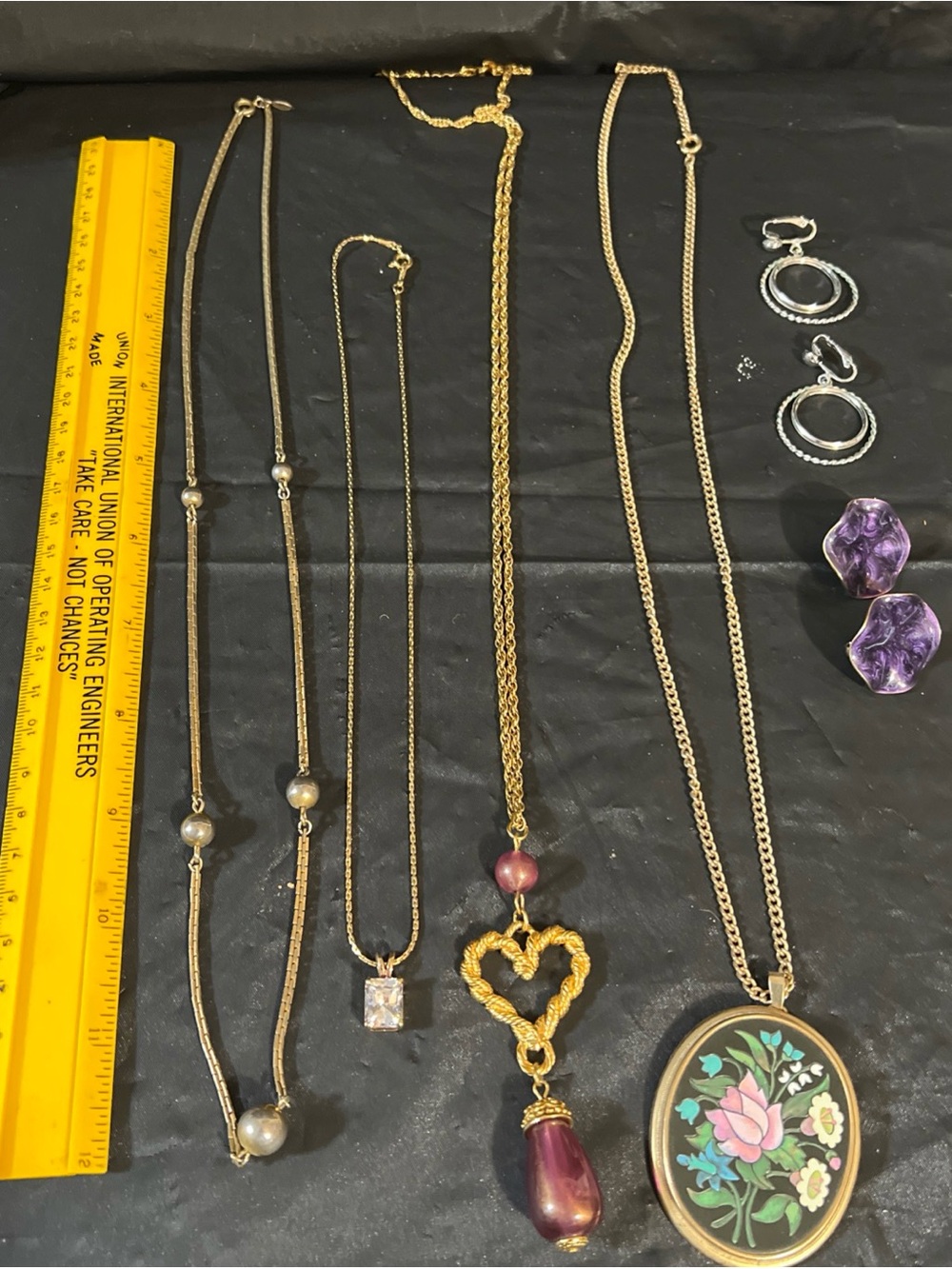 Avon Lot. Vintage - 4 Necklaces & 2 Earrings